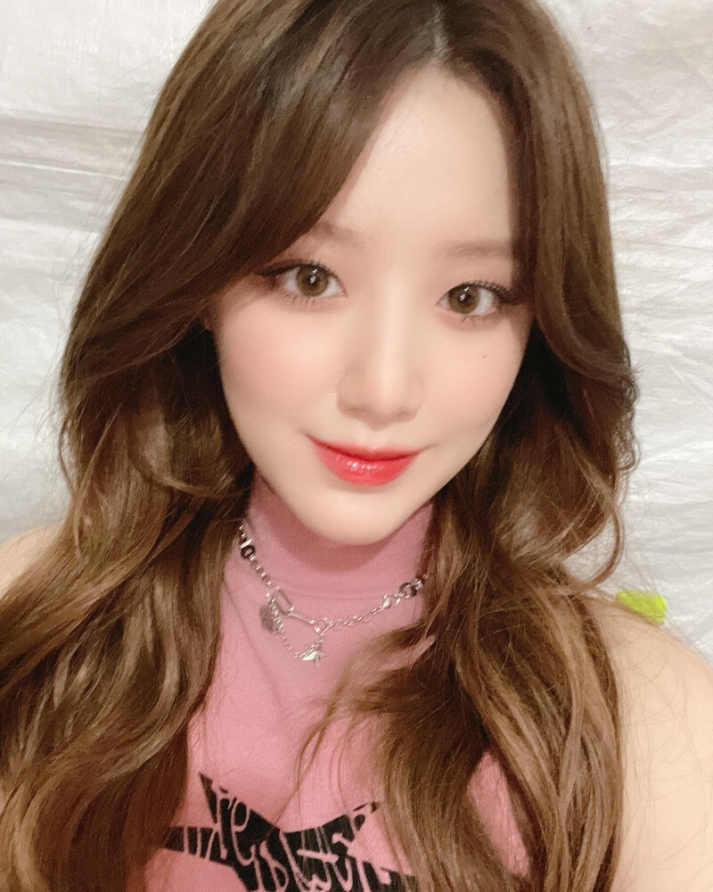 230713 - (G)I-DLE SHUHUA Instagram Update documents 10