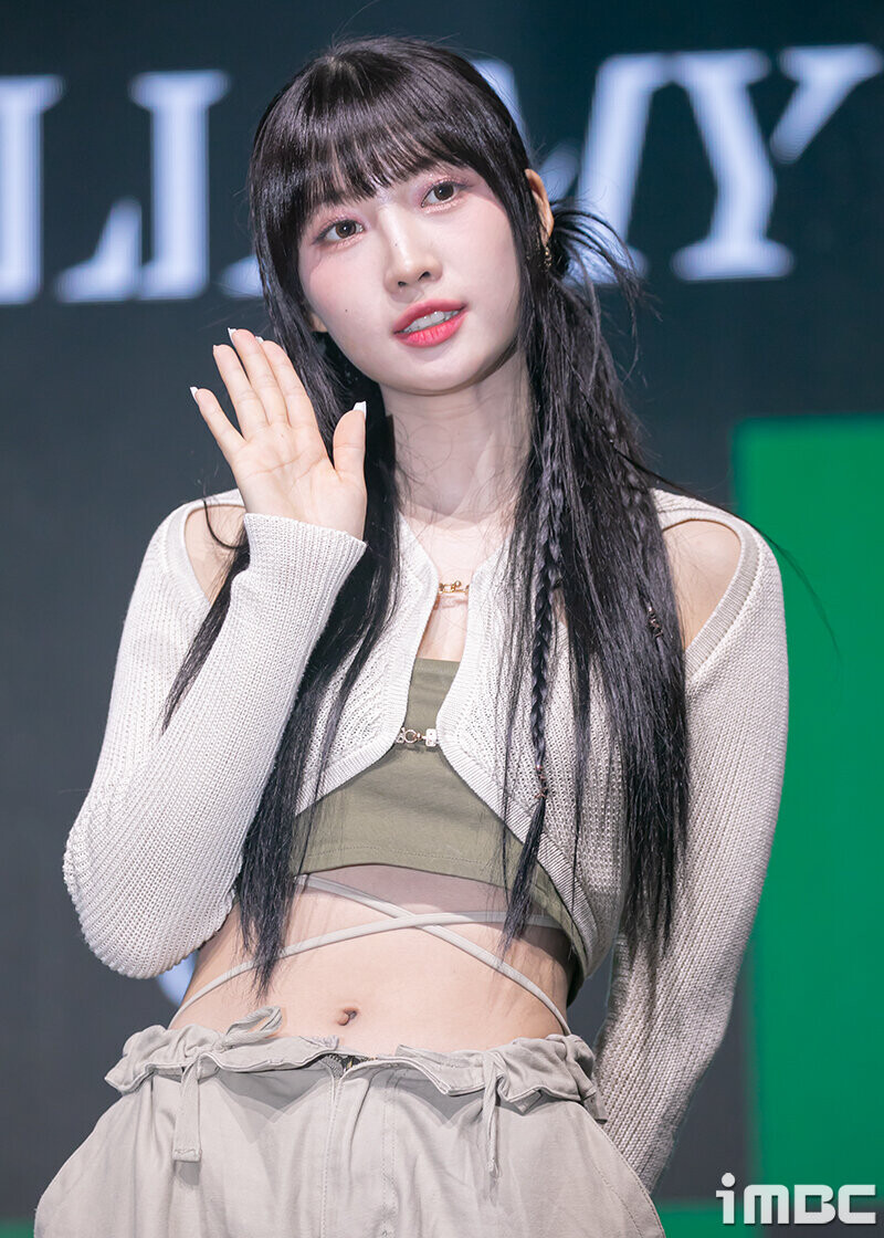 230818 EVERGLOW Sihyeon - 'ALL MY GIRLS' Showcase documents 3