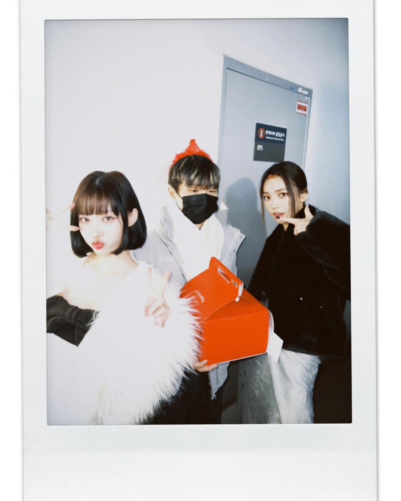 240101 - thisissimpleisbest Instagram Update with WINTER n KARINA documents 2