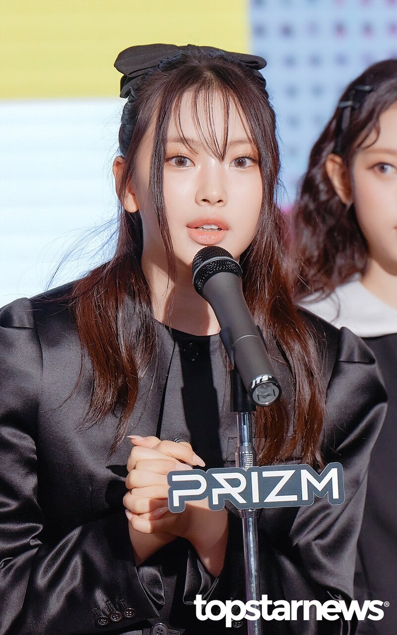 240229 New Jeans Hyein at 2024 Korean Music Awards documents 1