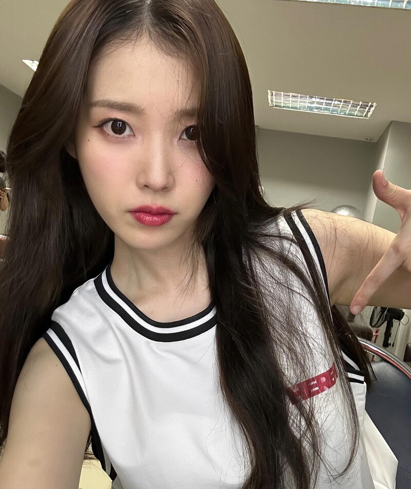 240705 IU Instagram Update documents 5