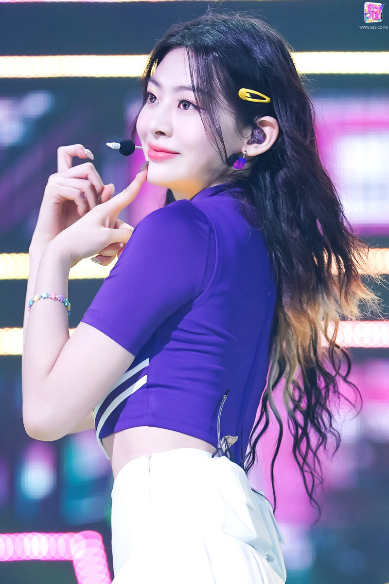 210926 STAYC - 'STEREOTYPE' at Inkigayo documents 5