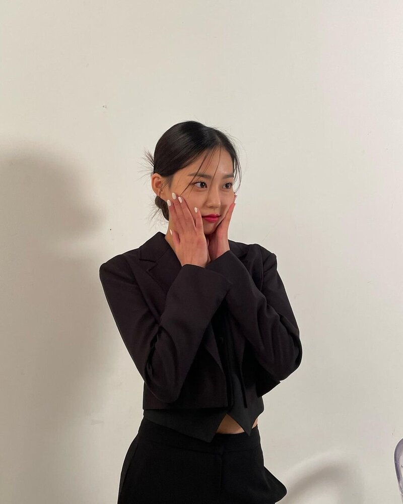220811 Yeeun Instagram Update documents 6