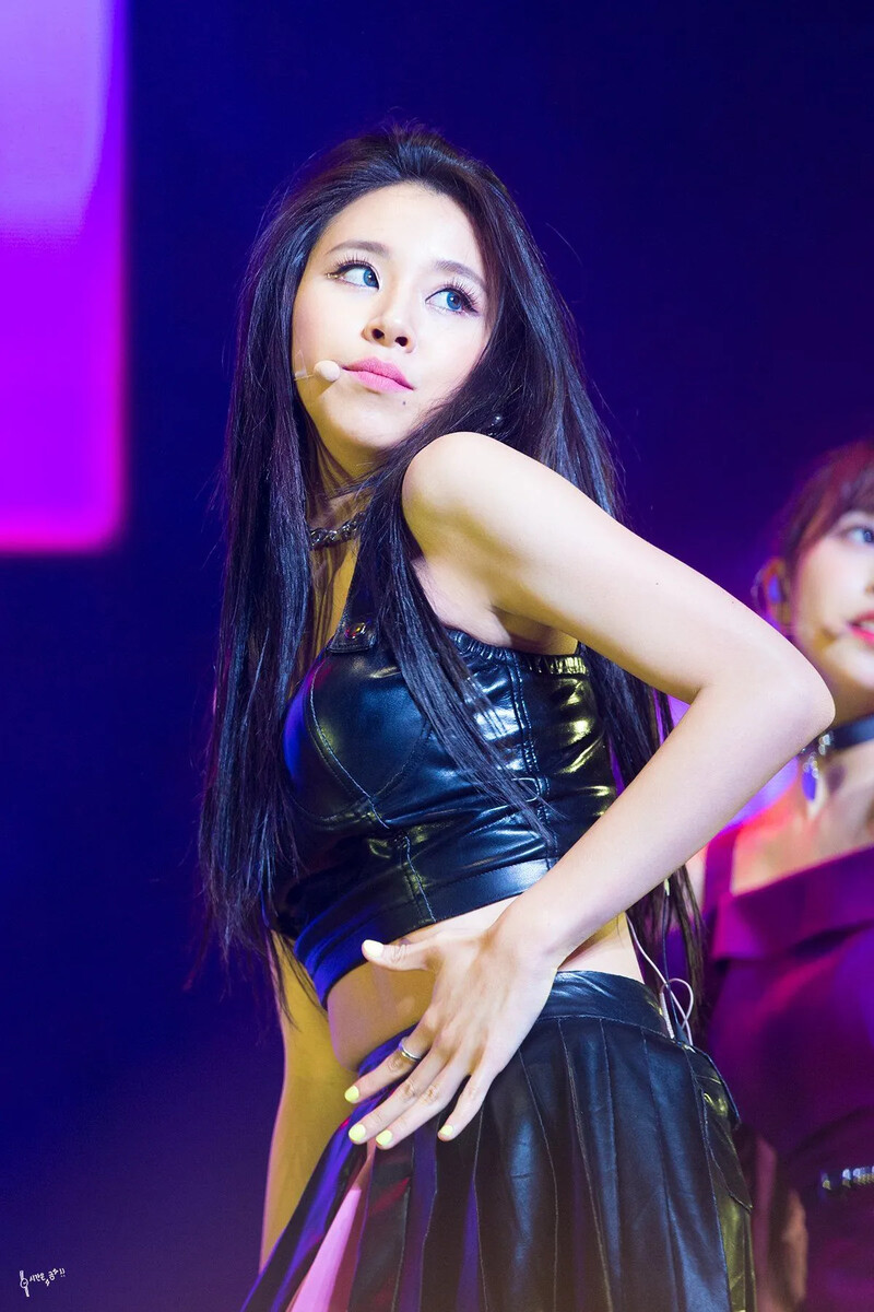 Chaeyoung348.jpg