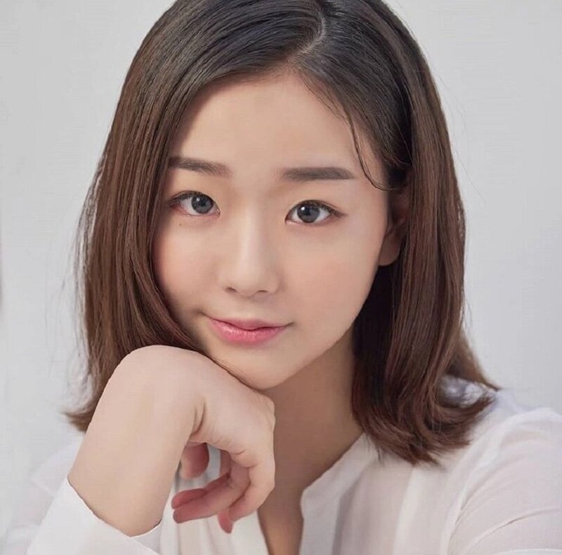 Kim Chaeyeon 2020 Profile Photos documents 3