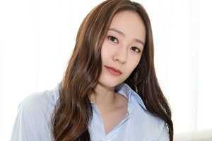 201105 Krystal 'More Than Family' Press Interview Photos