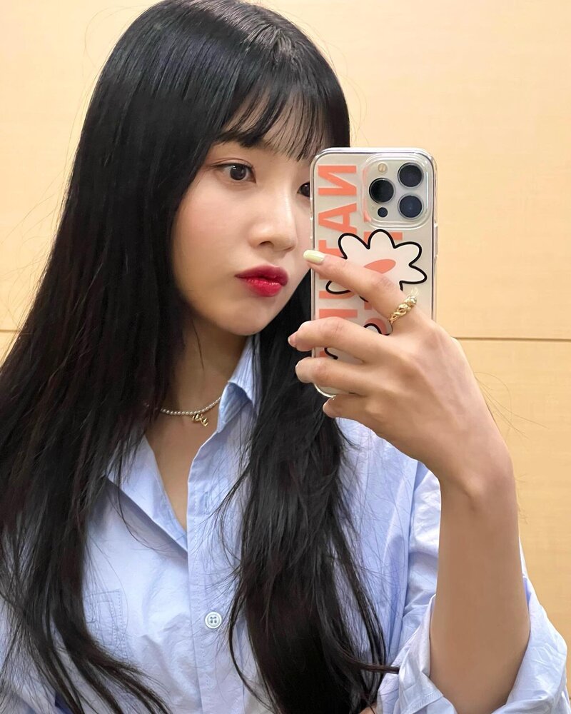 220409 Red Velvet Joy Instagram Update documents 2