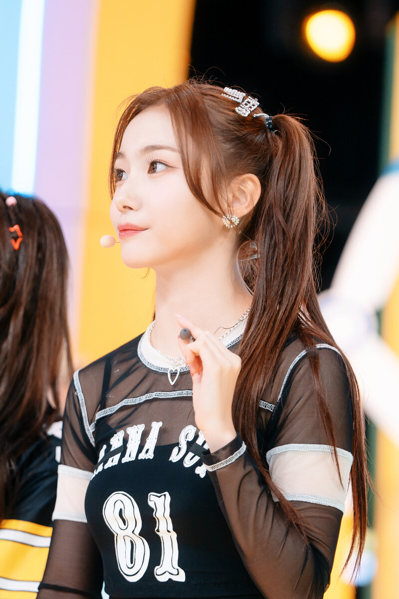 220703 Kep1er Youngeun 'Up!' at Inkigayo documents 10