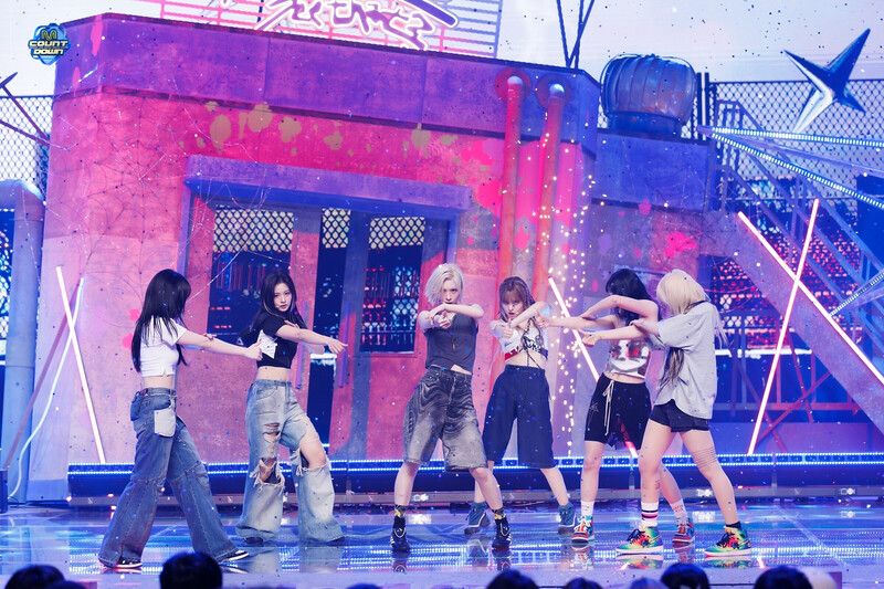 240822 NMIXX - 'See that?' + 'Love is Lonely' at M Countdown documents 2