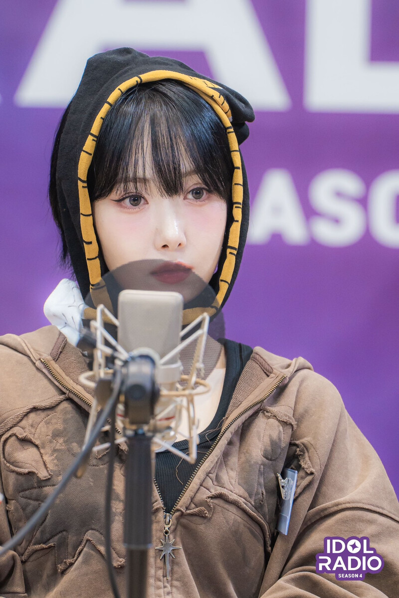 241112 Idol Radio Twitter Update - VIVIZ - Ep. 73 Stills documents 9