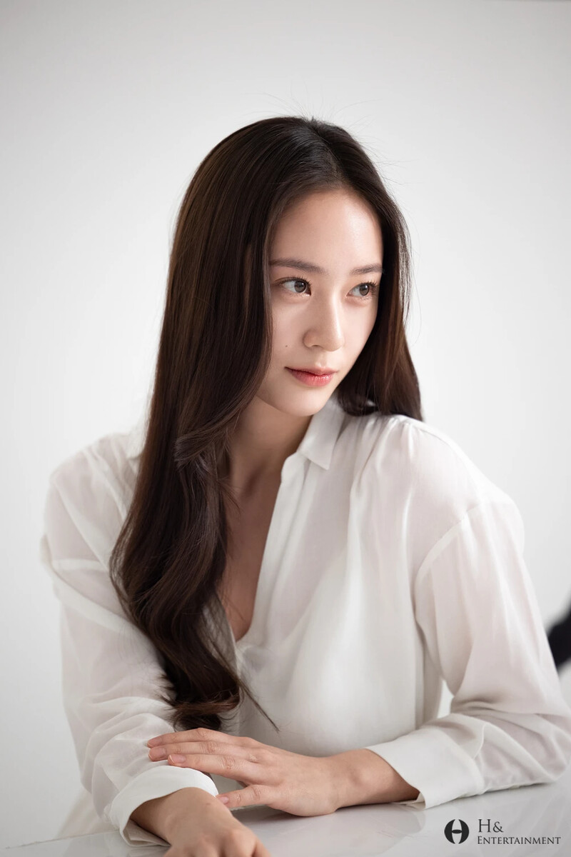 210314 H& Entertainment Naver Post - Krystal documents 2