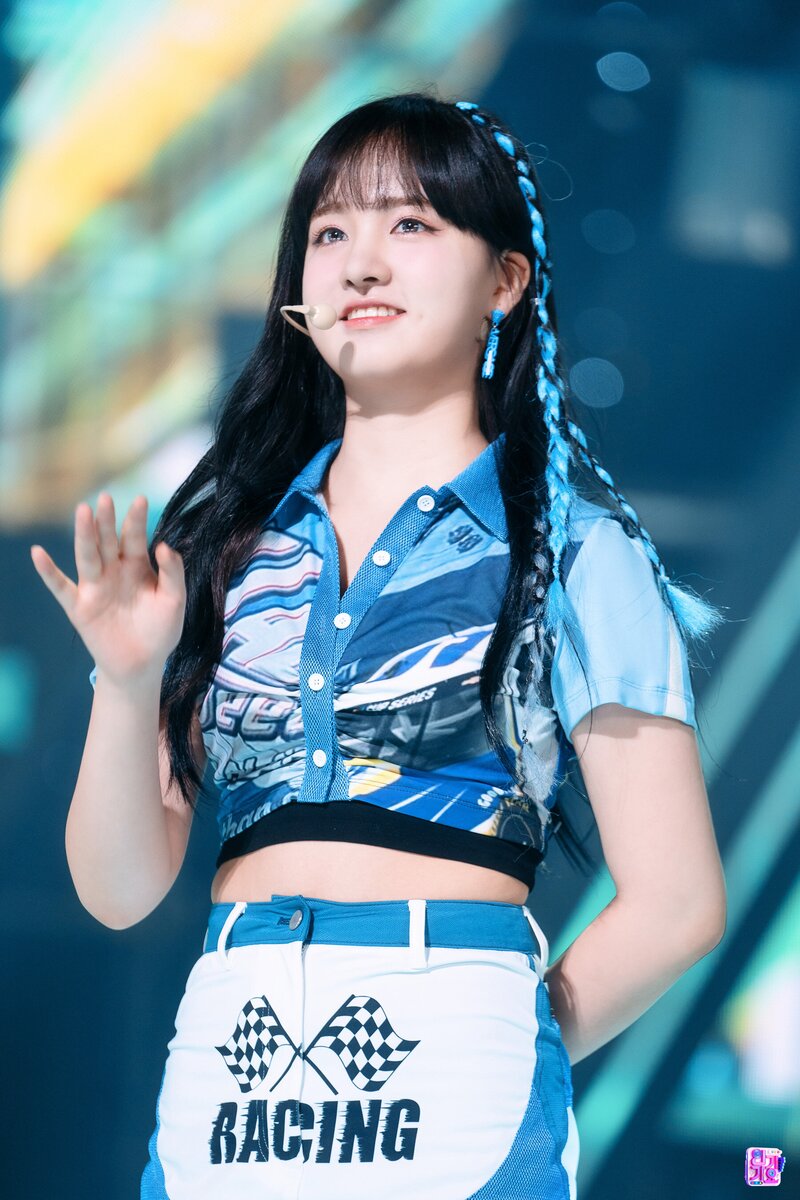 220918 IVE Liz - 'After LIKE' at Inkigayo documents 1