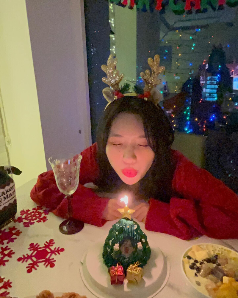 231227 - SOYEON Instagram Update documents 7