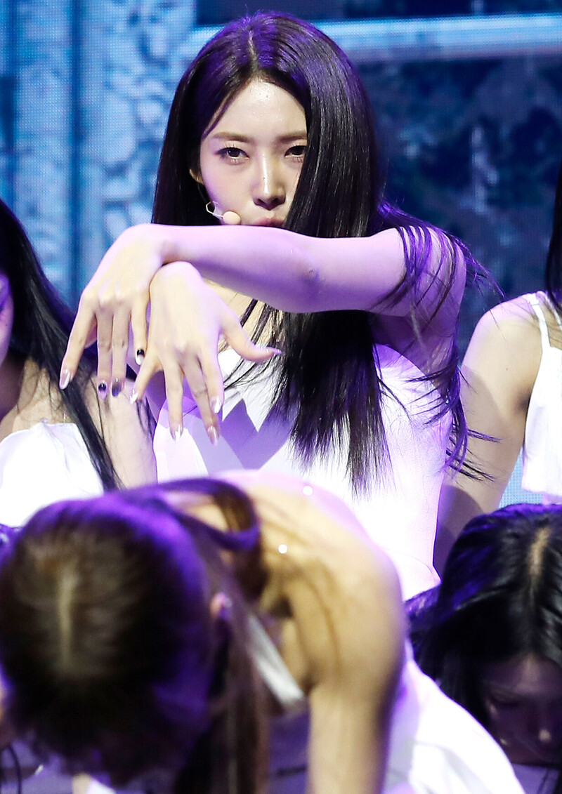 240610 EVERGLOW Sihyeon - "ZOMBIE" Comeback Showcase documents 1