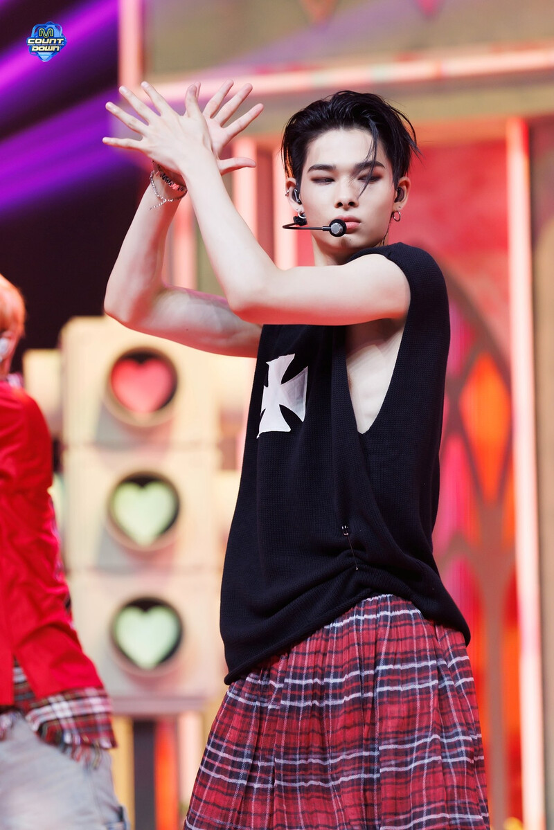 240728 ENHYPEN OFFICIAL PHOTOS ON MCOUNTDOWN — ‘XO (ONLY IF YOU SAY YES)’ - NI-KI CUT documents 4