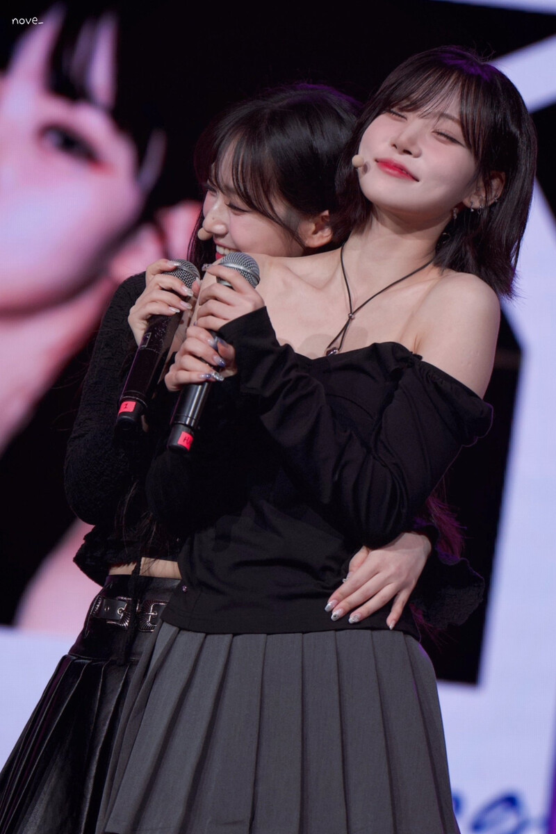 241123 tripleS Xinyu, NaKyoung, SoHyun & SeoYeon at Macau Fanmeeting documents 3