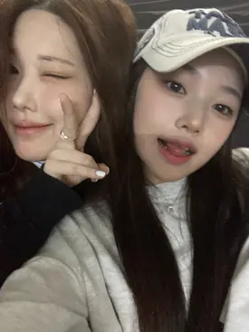 230725 CLASS:y Weverse update - Boeun & Chaewon