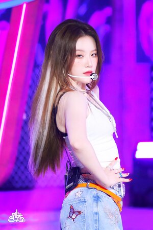 230520 (G)I-DLE Shuhua 'Queencard' at Music Core