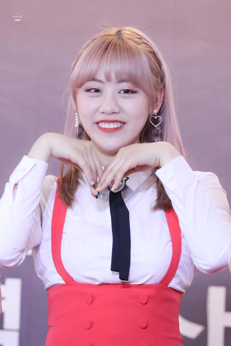 180331 Weki Meki Lua at 'Lucky' Busan & Daegu Fansigns documents 1