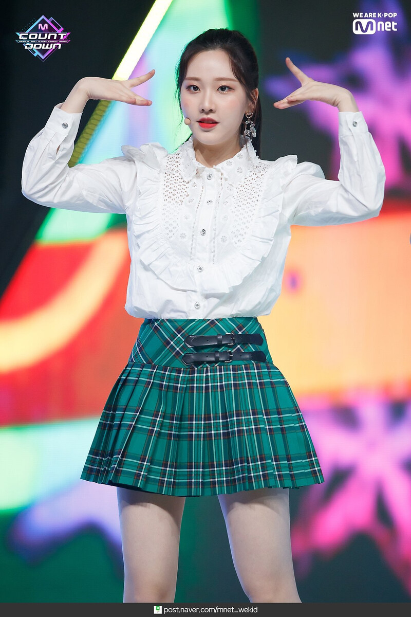 190418 MOMOLAND - 'I'm So Hot' at M COUNTDOWN documents 8