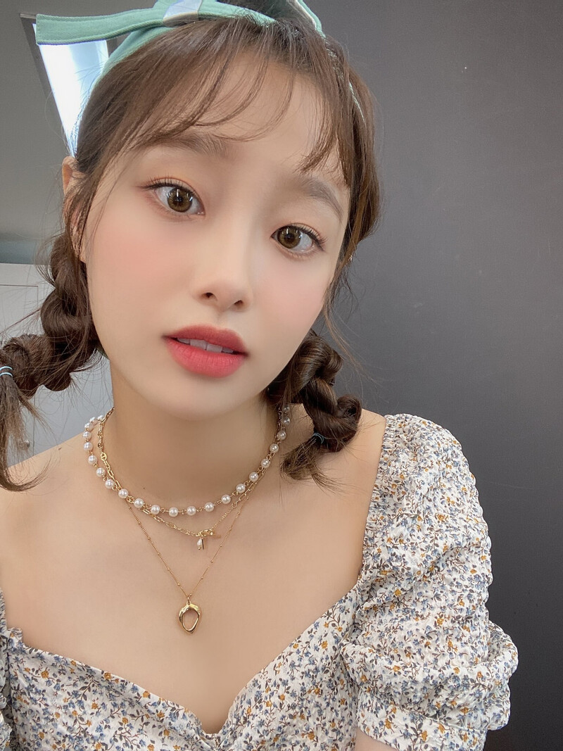 210927 LOONA Twitter Update - Chuu documents 3