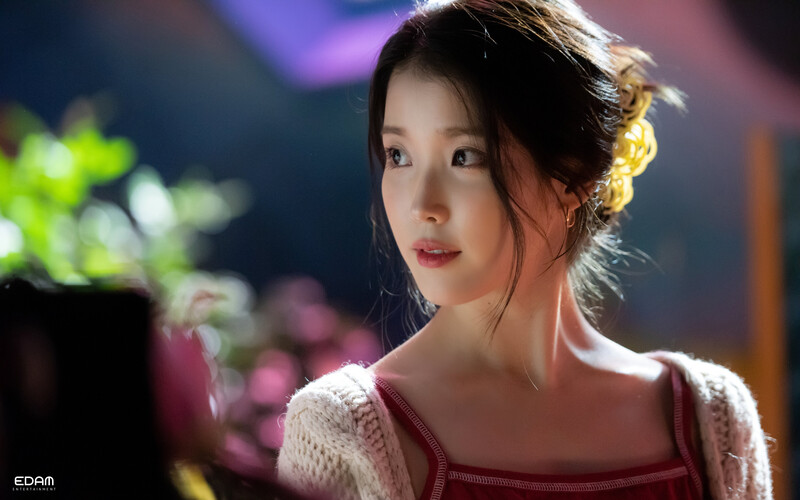 211020 EDAM Naver Post - IU 'strawberry moon' MV Behind documents 11