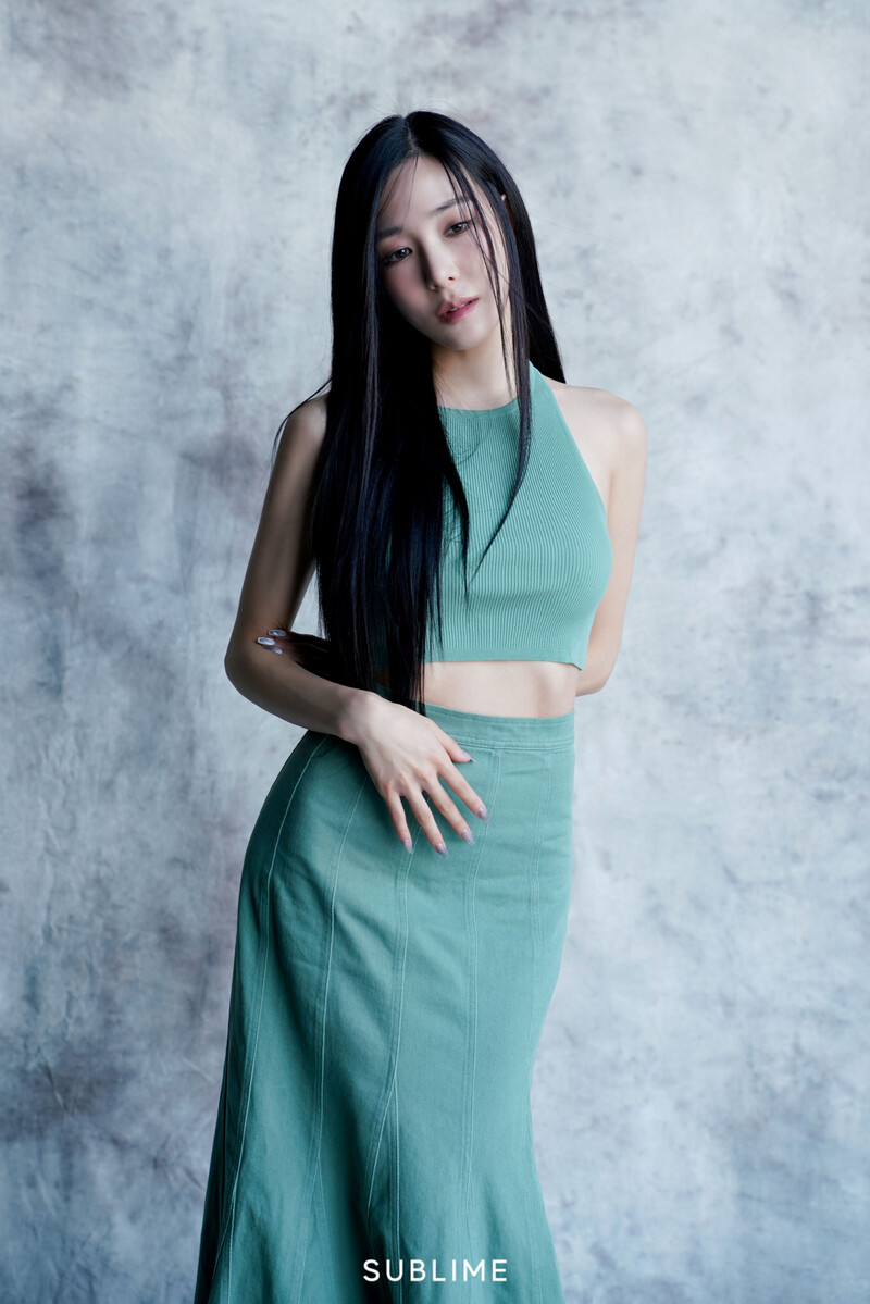 230428 SUBLIME Naver Post - Tiffany Young - Grazia Singapore Photoshoot Behind documents 3