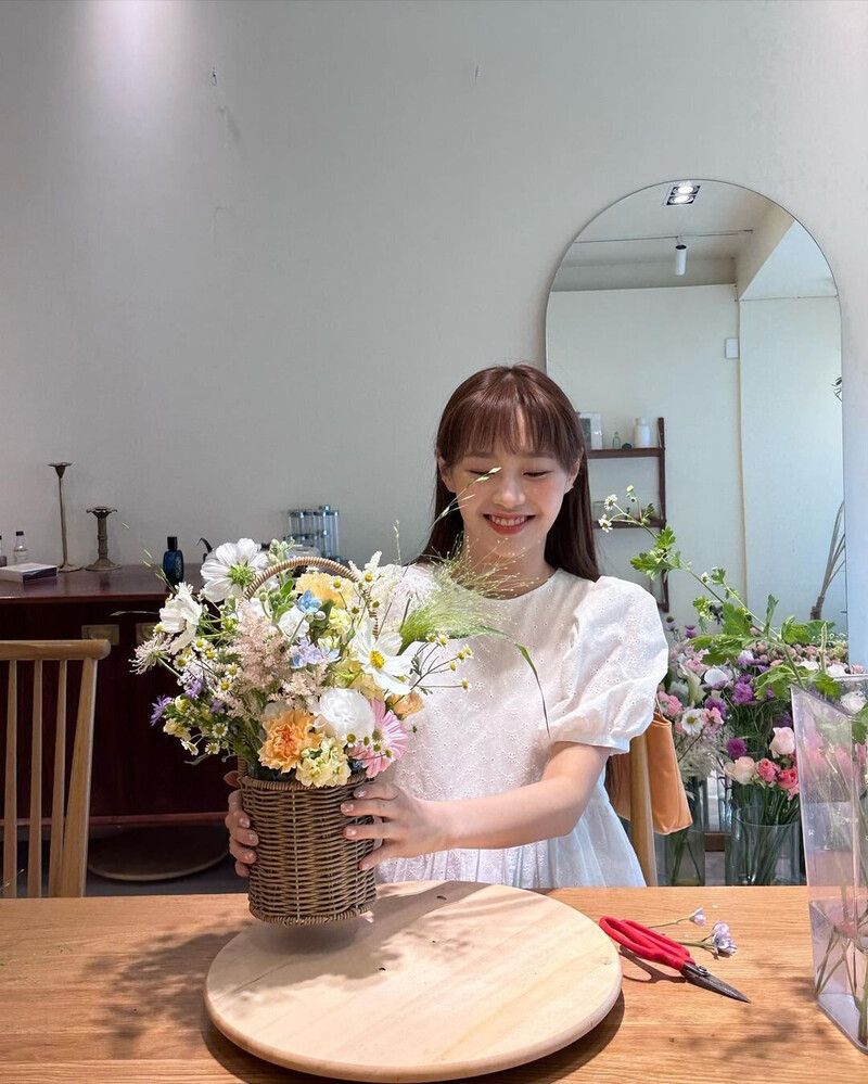 230611 Chuu Instagram Update documents 4