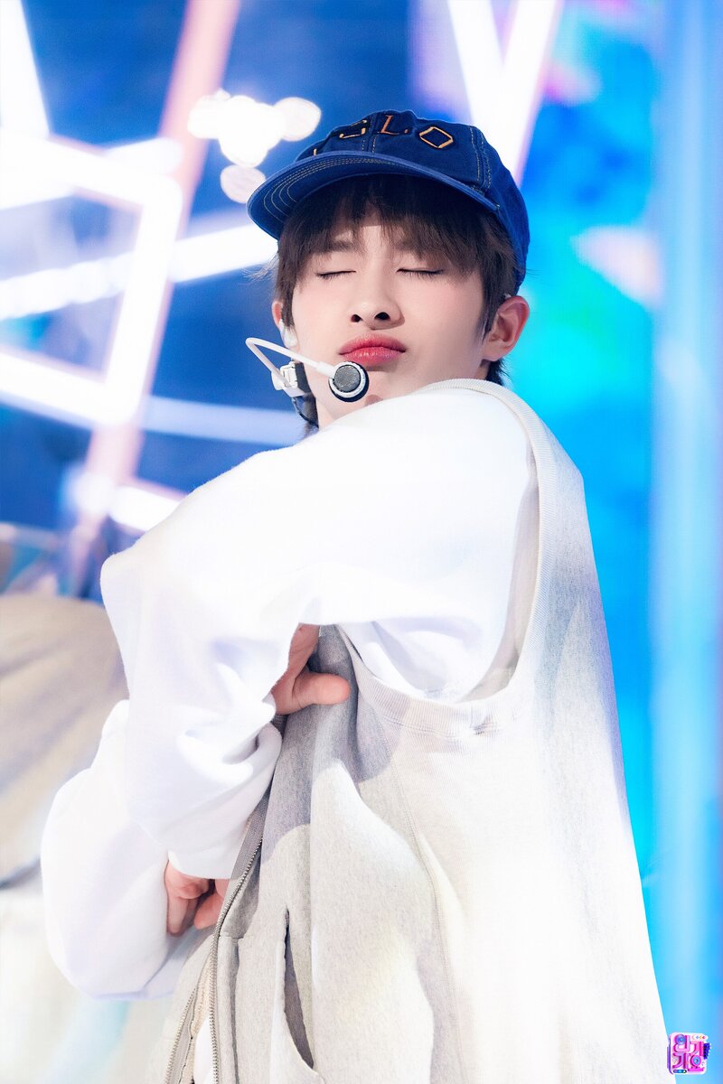 240128 TWS Kyungmin - 'Plot Twist' and 'Oh Mymy: 7'  at Inkigayo documents 1