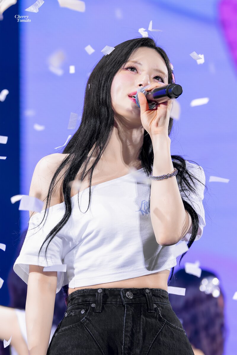 240128 fromis_9 Jiwon - 2nd Concert 'FROM NOW.' in Seoul Day 2 documents 5