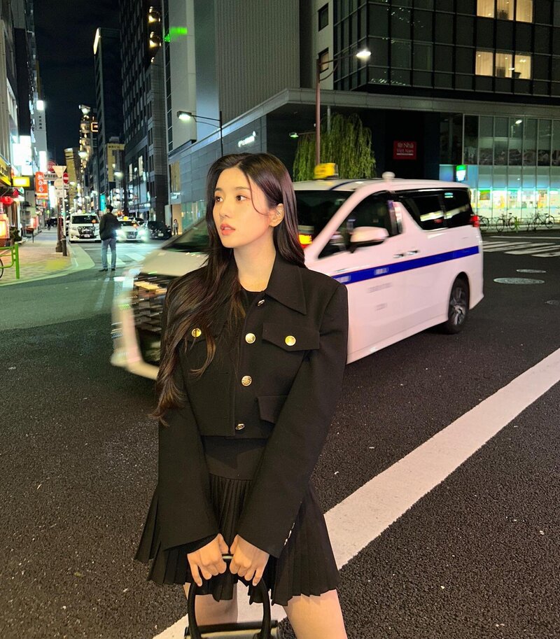221110 Kwon Eunbi Instagram Update documents 3
