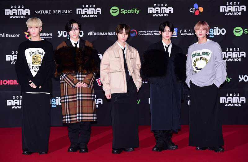 221129 TXT at MAMA 2022Red Carpet documents 2