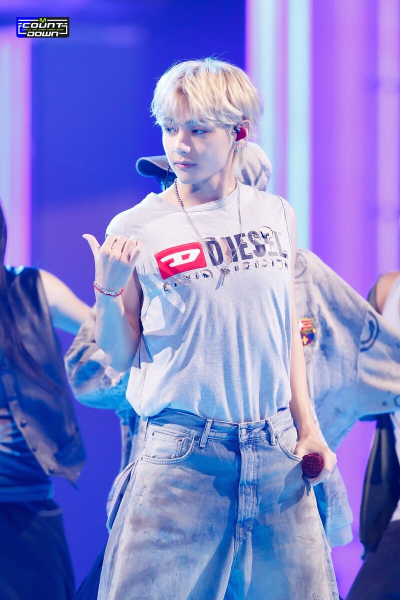 230914 BTS V -  'Slow Dancing' at M Countdown documents 23