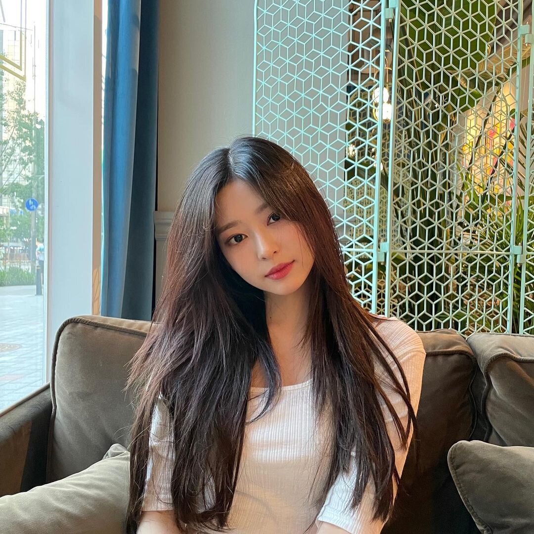 210626 Kim Minju Instagram Update | Kpopping