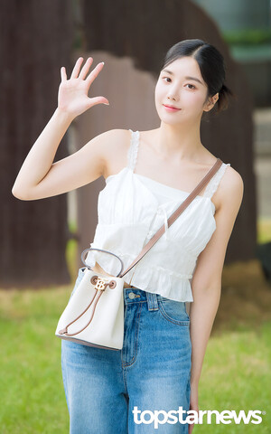 230731 Kwon Eunbi - SBS 'YoungStreet' Commute