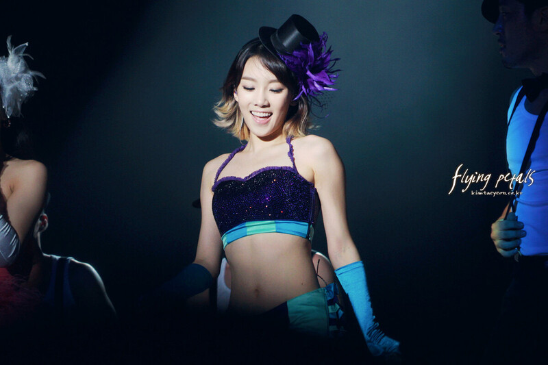 110909-10 Girls' Generation Taeyeon at Girls' Generation 2011 Tour in Taiwan documents 12