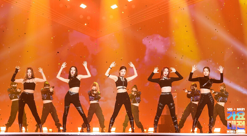 211225 ITZY at SBS Gayo Daejeon documents 10