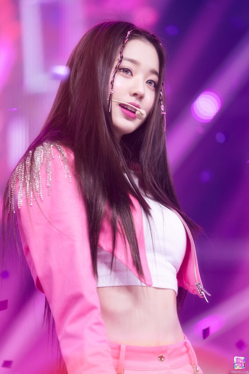 220424 IVE Wonyoung - ‘LOVE DIVE’ at Inkigayo documents 1