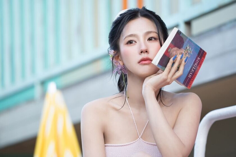 240708 Genie Magazine - (G)I-DLE - 'I SWAY' Jacket Shoot Behind documents 1