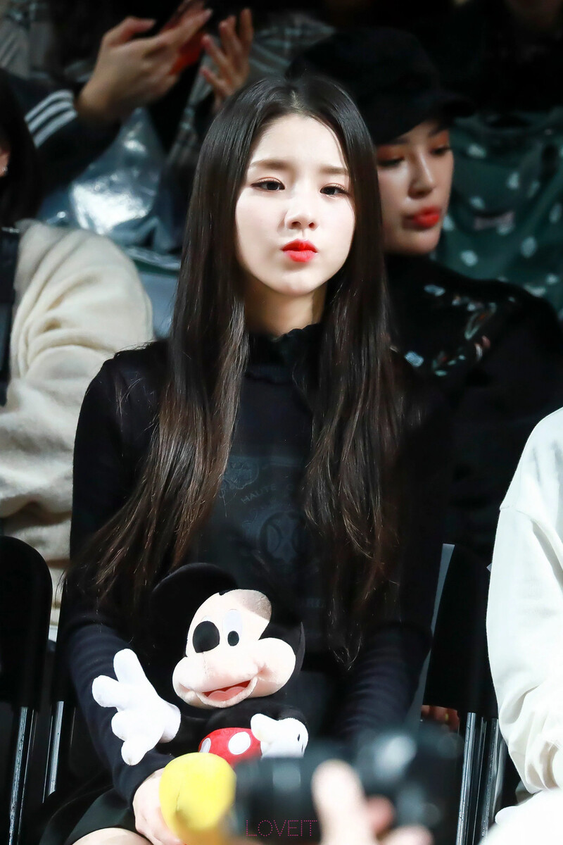 Jeon_HeeJin_com-DrIvAtHUUAAFNAa-20181104.jpg