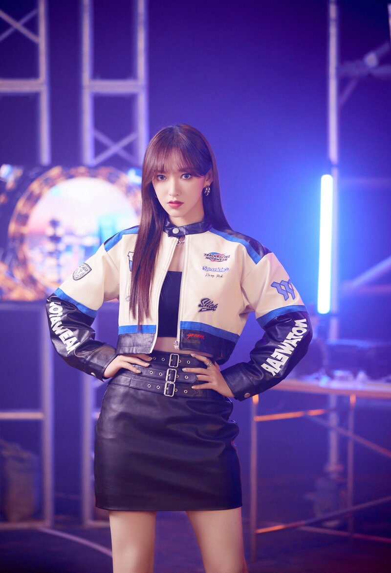 220328 Cheng Xiao Weibo Update - 'REAL ME' Photoshoot Behind documents 5