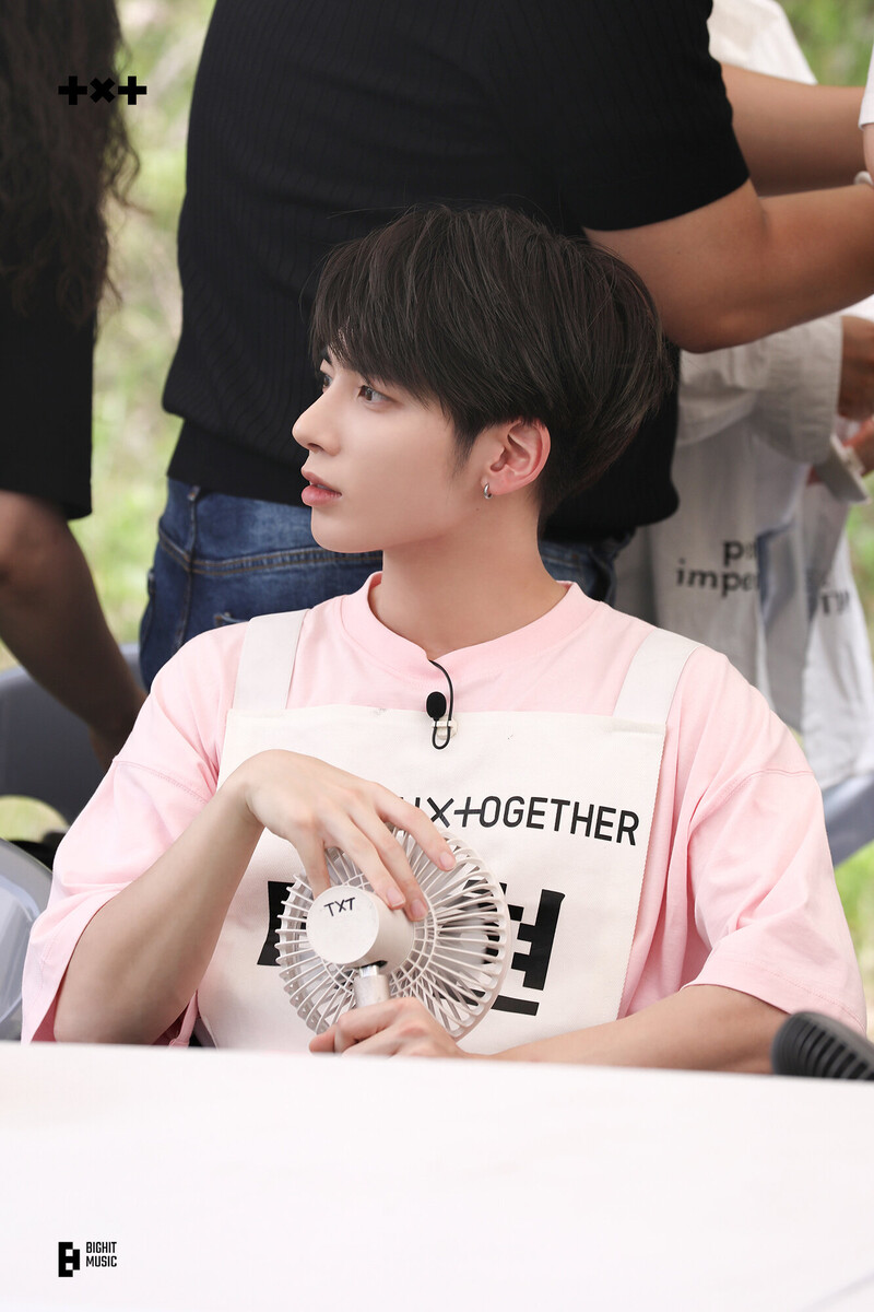 220801 TXT Weverse Update - 'The Game Caterers' Photo Sketch documents 7