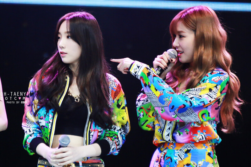 141124 Girls' Generation-TTS at YELLO Concert documents 6