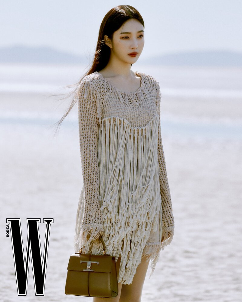 220406 Red Velvet Joy for W Korea x TOD's SS 2022 Collection documents 9