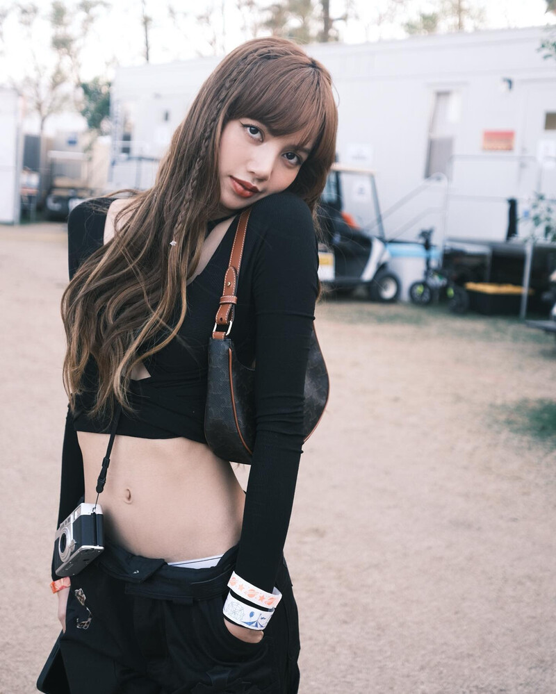 230428 - LISA Instagram Update documents 16