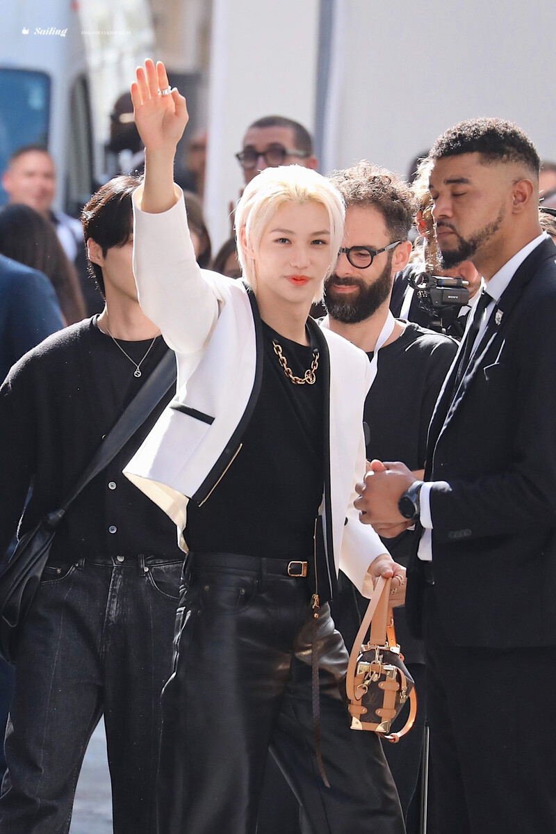 231002 Stray Kids Felix at the Louis Vuitton Spring-Summer 2024 Show PFW23 documents 6