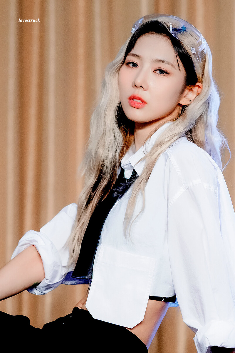 220424 Dreamcatcher Yoohyeon documents 1