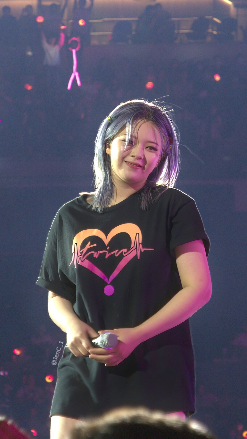 220514 TWICE Jeongyeon - 4th World Tour ‘Ⅲ’ Encore in Los Angeles Day 1 documents 1