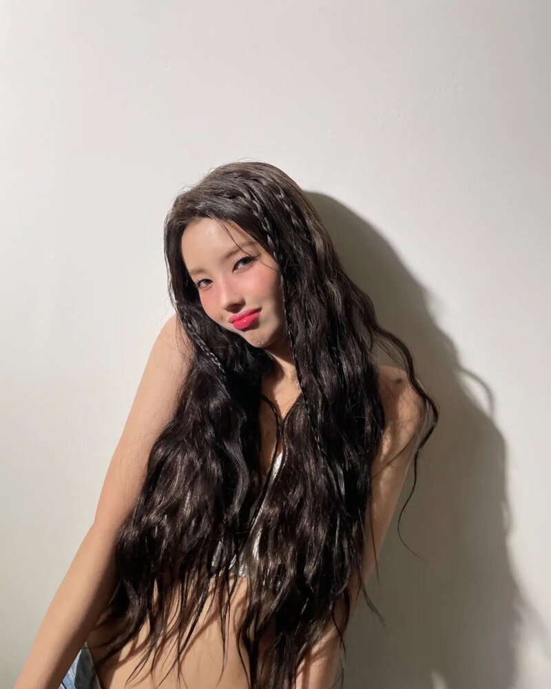 230303 (G)I-DLE Soyeon Instagram Update documents 1