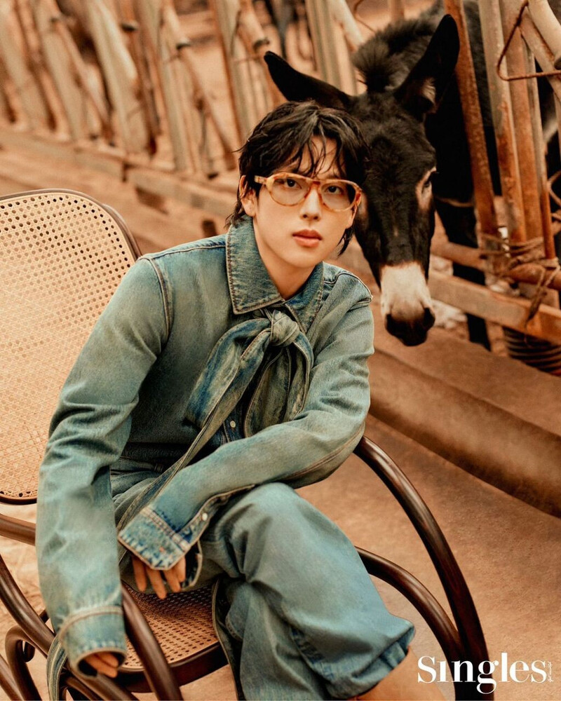 YIm Siwan for Singles Korea November 2024 Issue documents 5